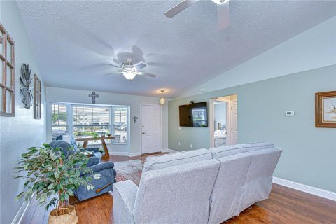 Villa ou maison à vendre à Zephyrhills, Floride: 2 chambres, 111.58 m2 № 2099085 - photo 20