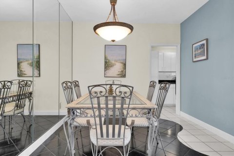 Condominio en alquiler en Saint Petersburg, Florida, 3 dormitorios, 175.68 m2 № 1554832 - foto 19