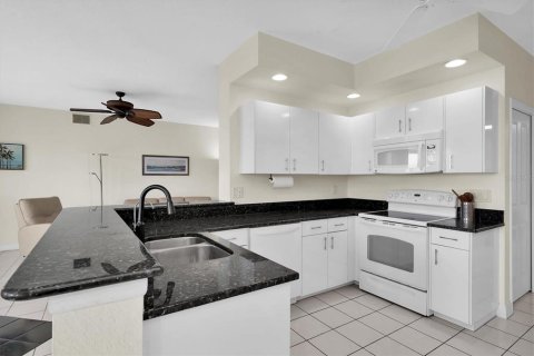 Condominio en alquiler en Saint Petersburg, Florida, 3 dormitorios, 175.68 m2 № 1554832 - foto 15