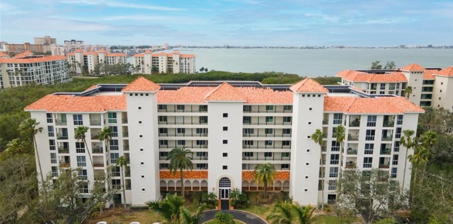 Condominio en Saint Petersburg, Florida, 3 dormitorios № 1554832
