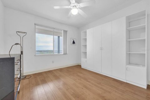 Condominio en alquiler en Saint Petersburg, Florida, 3 dormitorios, 175.68 m2 № 1554832 - foto 27