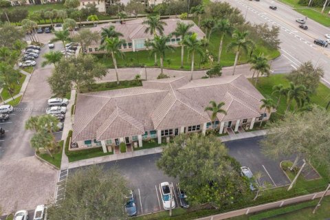 Propiedad comercial en venta en Davie, Florida № 1929757 - foto 29