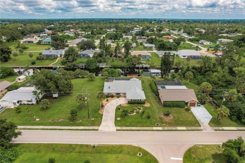 Villa ou maison à vendre à Port Charlotte, Floride: 3 chambres, 220.36 m2 № 1359704 - photo 4