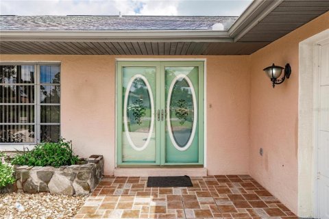 Villa ou maison à vendre à Port Charlotte, Floride: 3 chambres, 220.36 m2 № 1359704 - photo 7
