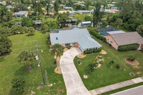 Villa ou maison à vendre à Port Charlotte, Floride: 3 chambres, 220.36 m2 № 1359704 - photo 3