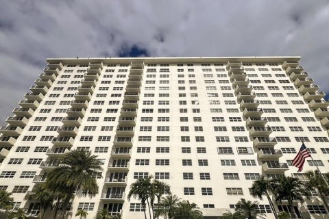 Copropriété à vendre à Fort Lauderdale, Floride: 2 chambres, 113.15 m2 № 2390194 - photo 2