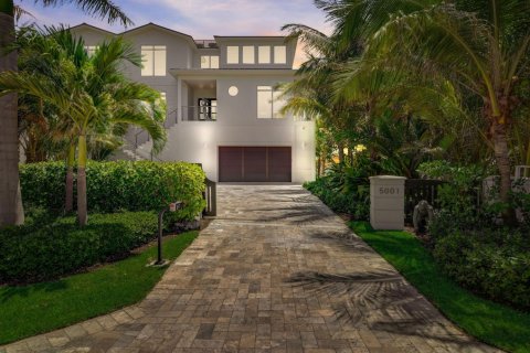 Townhouse in Ocean Ridge, Florida 4 bedrooms, 481.14 sq.m. № 1135001 - photo 1
