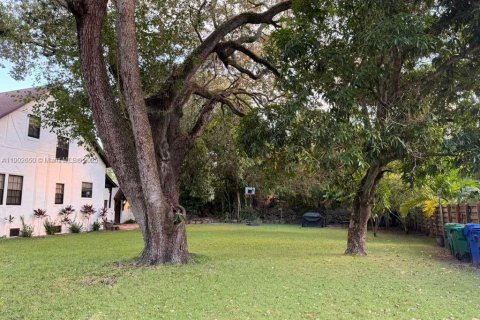 Terreno en venta en Miami, Florida № 1953033 - foto 3