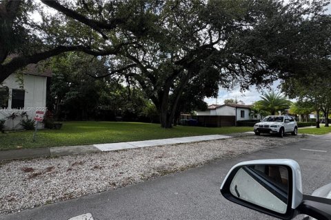 Terreno en venta en Miami, Florida № 1953033 - foto 9