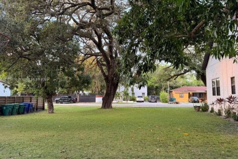 Terreno en venta en Miami, Florida № 1953033 - foto 6
