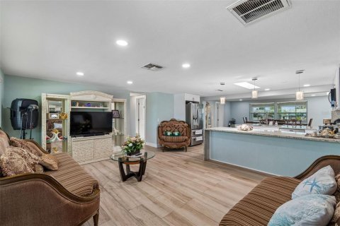 Купить виллу или дом в Гудзон, Флорида 9 комнат, 130.43м2, № 2225695 - фото 10