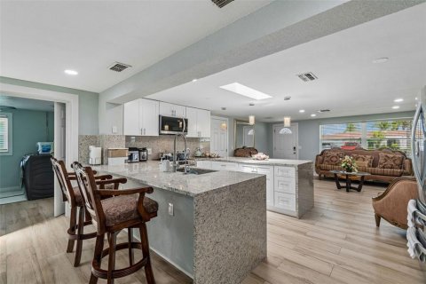 Купить виллу или дом в Гудзон, Флорида 9 комнат, 130.43м2, № 2225695 - фото 17