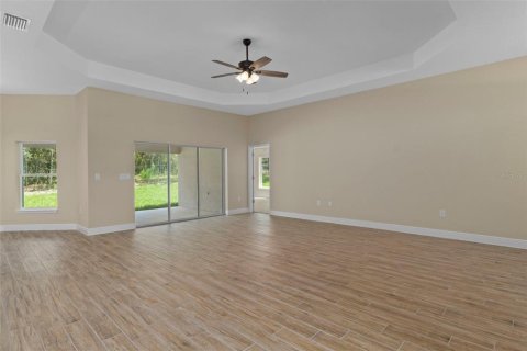 House in Weeki Wachee, Florida 3 bedrooms, 189.52 sq.m. № 1914957 - photo 9