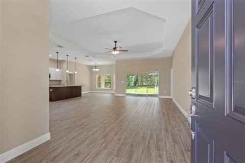 House in Weeki Wachee, Florida 3 bedrooms, 189.52 sq.m. № 1914957 - photo 8