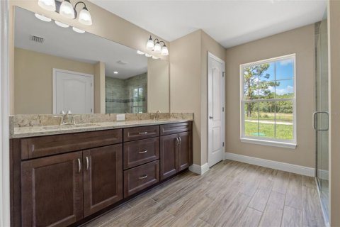 House in Weeki Wachee, Florida 3 bedrooms, 189.52 sq.m. № 1914957 - photo 28