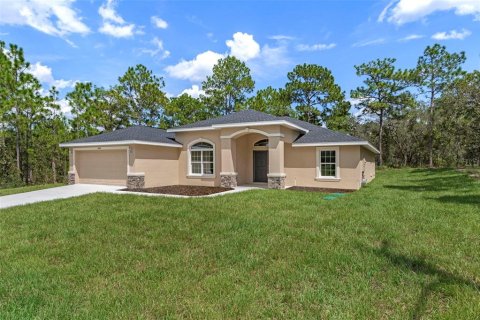 House in Weeki Wachee, Florida 3 bedrooms, 189.52 sq.m. № 1914957 - photo 1
