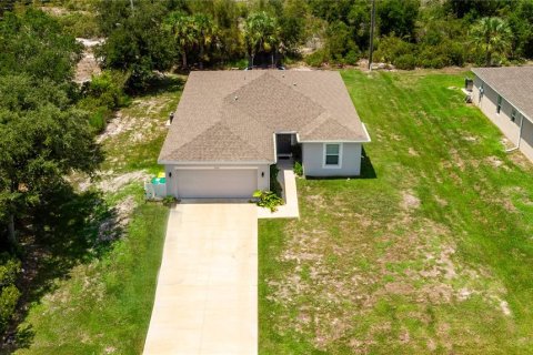 House in Punta Gorda, Florida 3 bedrooms, 144.93 sq.m. № 2299920