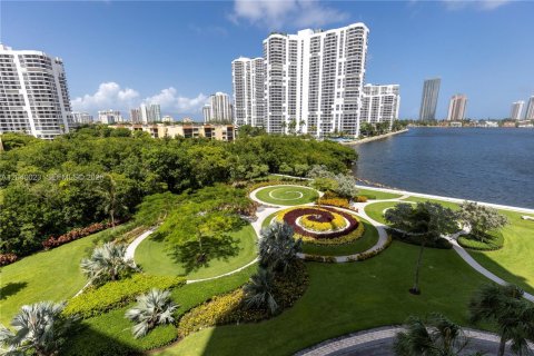 Condo in Aventura, Florida, 2 bedrooms  № 2086179