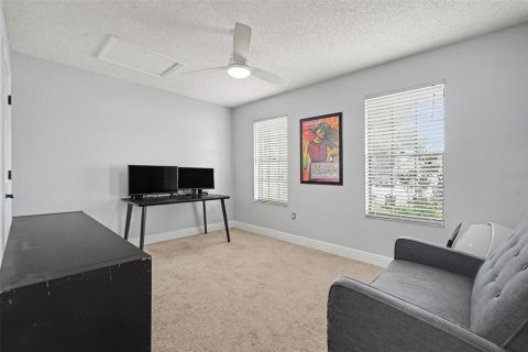 House in Brandon, Florida 3 bedrooms, 185.06 sq.m. № 2284347 - photo 14