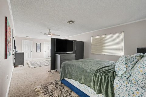 House in Brandon, Florida 3 bedrooms, 185.06 sq.m. № 2284347 - photo 16