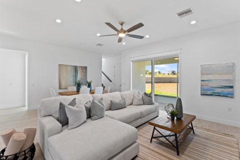 House in Lake Alfred, Florida 3 bedrooms, 266.72 sq.m. № 1666263 - photo 7