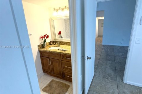 Купить кондоминиум в Мирамар, Флорида 3 спальни, 104.52м2, № 2010104 - фото 10