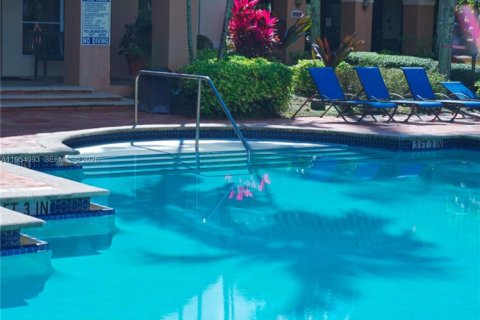 Купить кондоминиум в Мирамар, Флорида 3 спальни, 104.52м2, № 2010104 - фото 26