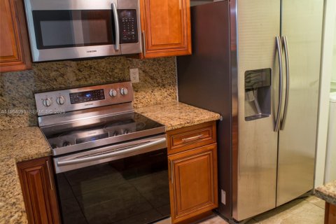 Купить кондоминиум в Мирамар, Флорида 3 спальни, 104.52м2, № 2010104 - фото 4