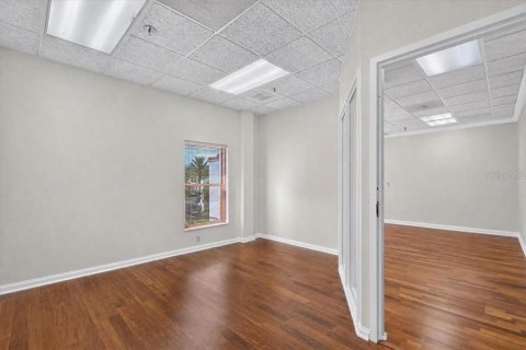 Immobilier commercial à louer à Saint Petersburg, Floride: 130.34 m2 № 2209445 - photo 8