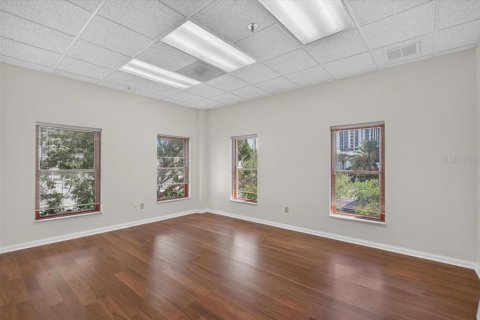 Immobilier commercial à louer à Saint Petersburg, Floride: 130.34 m2 № 2209445 - photo 13