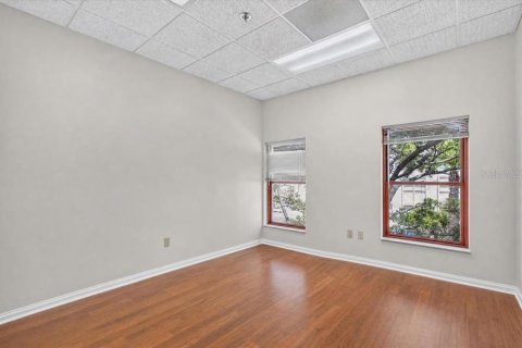 Immobilier commercial à louer à Saint Petersburg, Floride: 130.34 m2 № 2209445 - photo 14