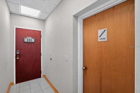 Immobilier commercial à louer à Saint Petersburg, Floride: 130.34 m2 № 2209445 - photo 4