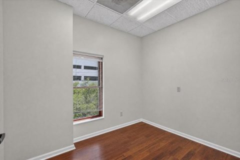 Immobilier commercial à louer à Saint Petersburg, Floride: 130.34 m2 № 2209445 - photo 9