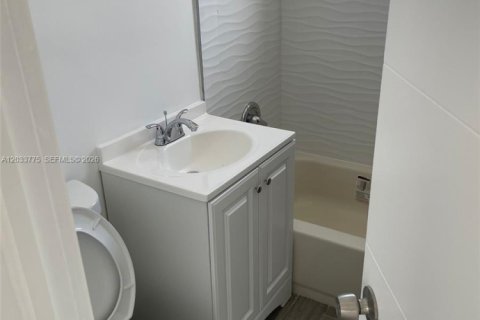 Apartamento en alquiler en Miami, Florida, 1 dormitorio № 2078049 - foto 6