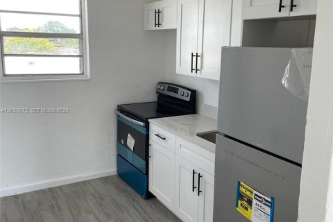 Apartamento en alquiler en Miami, Florida, 1 dormitorio № 2078049 - foto 5