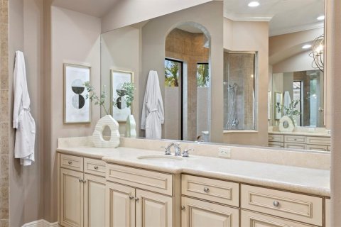 House in Apollo Beach, Florida 4 bedrooms, 380.43 sq.m. № 2378163 - photo 22