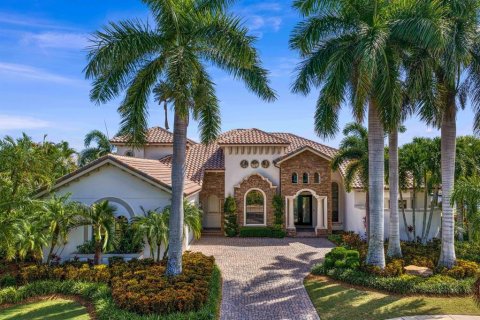 House in Apollo Beach, Florida 4 bedrooms, 380.43 sq.m. № 2378163