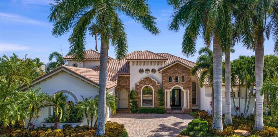 House in Apollo Beach, Florida 4 bedrooms, 380.43 sq.m. № 2378163