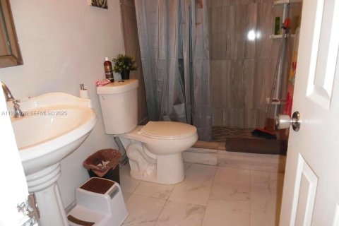 Купить кондоминиум в Майами, Флорида 2 спальни, 103.68м2, № 2053385 - фото 5