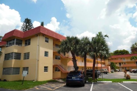 Купить кондоминиум в Майами, Флорида 2 спальни, 103.68м2, № 2053385 - фото 10