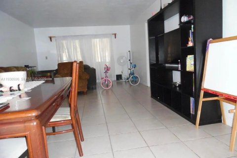 Купить кондоминиум в Майами, Флорида 2 спальни, 103.68м2, № 2053385 - фото 8