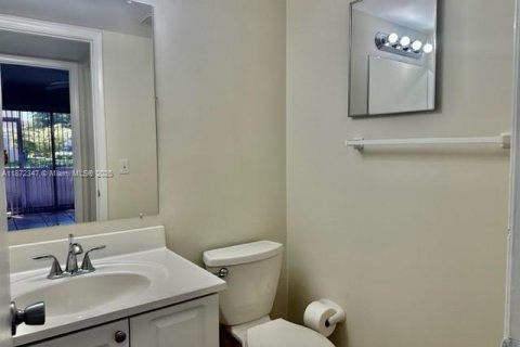 Снять в аренду кондоминиум в Пемброк-Пайнс, Флорида 2 спальни, 88.63м2, № 1922562 - фото 7