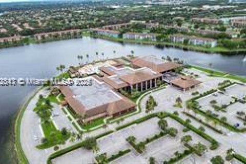 Снять в аренду кондоминиум в Пемброк-Пайнс, Флорида 2 спальни, 88.63м2, № 1922562 - фото 26