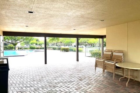 Снять в аренду кондоминиум в Пемброк-Пайнс, Флорида 2 спальни, 88.63м2, № 1922562 - фото 19