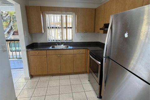Condo in Hialeah, Florida, 2 bedrooms  № 2041284 - photo 6