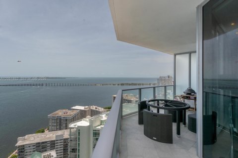 Condominio en alquiler en Miami, Florida, 4 dormitorios, 219.71 m2 № 2172998 - foto 27