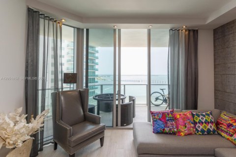 Condominio en alquiler en Miami, Florida, 4 dormitorios, 219.71 m2 № 2172998 - foto 10