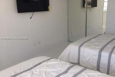 Copropriété à louer à Miami Beach, Floride: 2 chambres, 110.55 m2 № 1861662 - photo 9