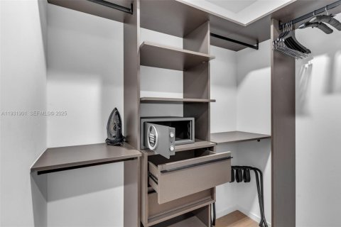 Copropriété à vendre à Miami, Floride: 1 chambre, 41.06 m2 № 1992603 - photo 16