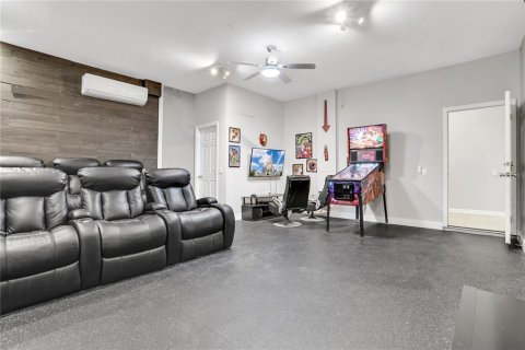 House in Kissimmee, Florida 6 bedrooms, 261.24 sq.m. № 1552897 - photo 24